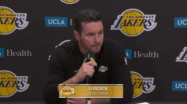 B体育官方网站-雷迪克点评艾顿:太阳2亿中锋,防守像ATM机